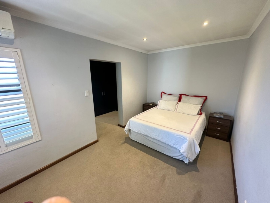 6 Bedroom Property for Sale in Midfield Estate Gauteng