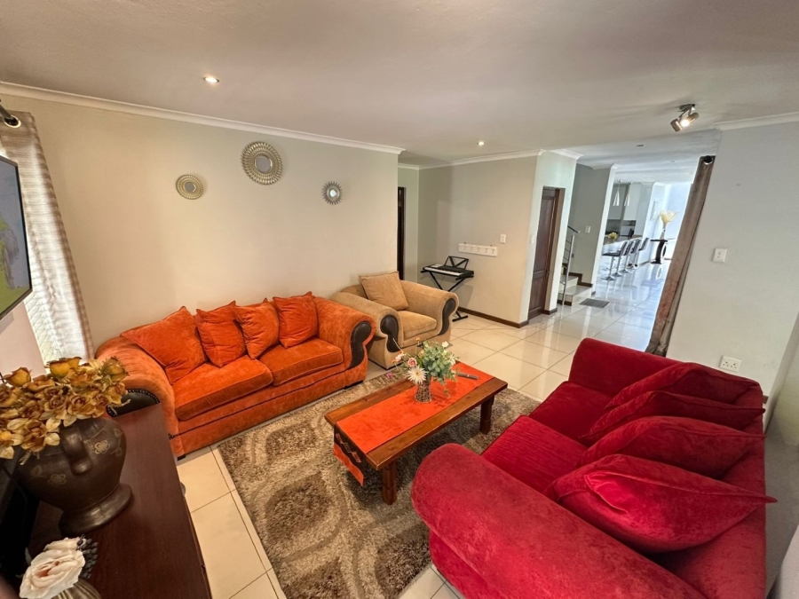 6 Bedroom Property for Sale in Midfield Estate Gauteng