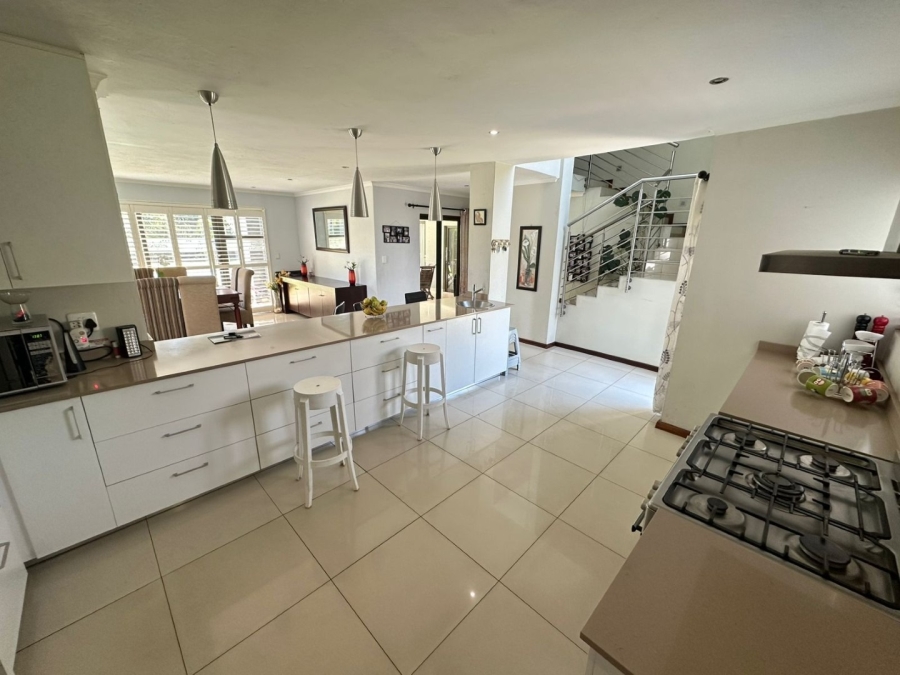 6 Bedroom Property for Sale in Midfield Estate Gauteng