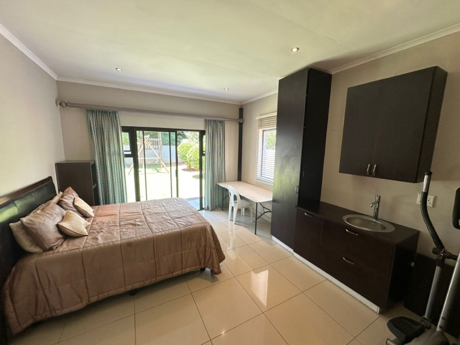 6 Bedroom Property for Sale in Midfield Estate Gauteng