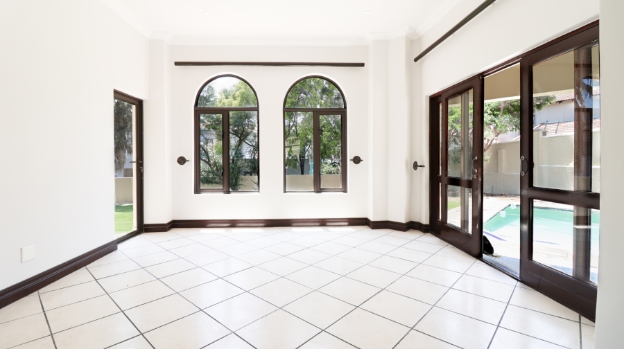 5 Bedroom Property for Sale in Dainfern Valley Gauteng