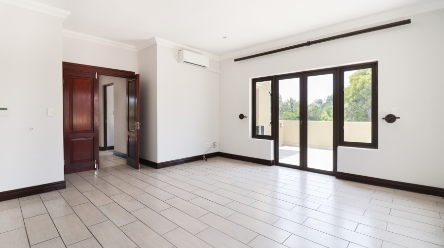 5 Bedroom Property for Sale in Dainfern Valley Gauteng