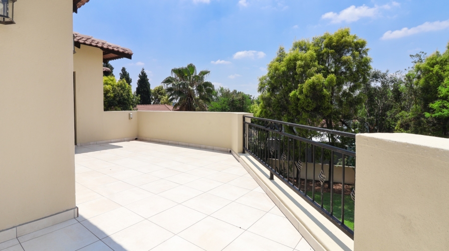 5 Bedroom Property for Sale in Dainfern Valley Gauteng