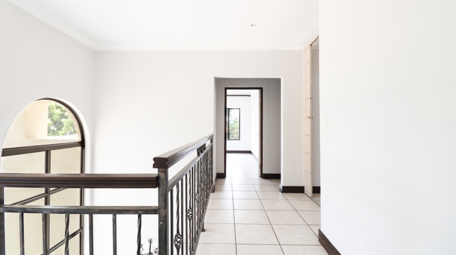 5 Bedroom Property for Sale in Dainfern Valley Gauteng