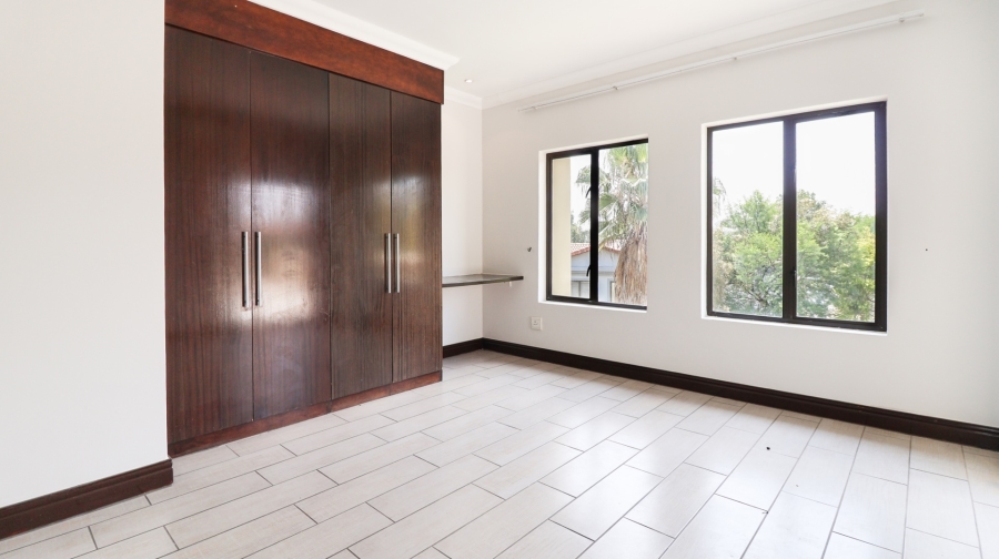 5 Bedroom Property for Sale in Dainfern Valley Gauteng