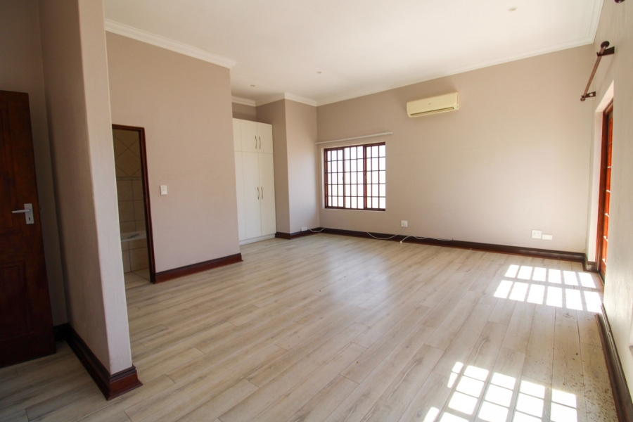 To Let 5 Bedroom Property for Rent in Bryanston Gauteng
