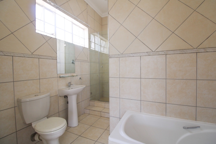 To Let 5 Bedroom Property for Rent in Bryanston Gauteng