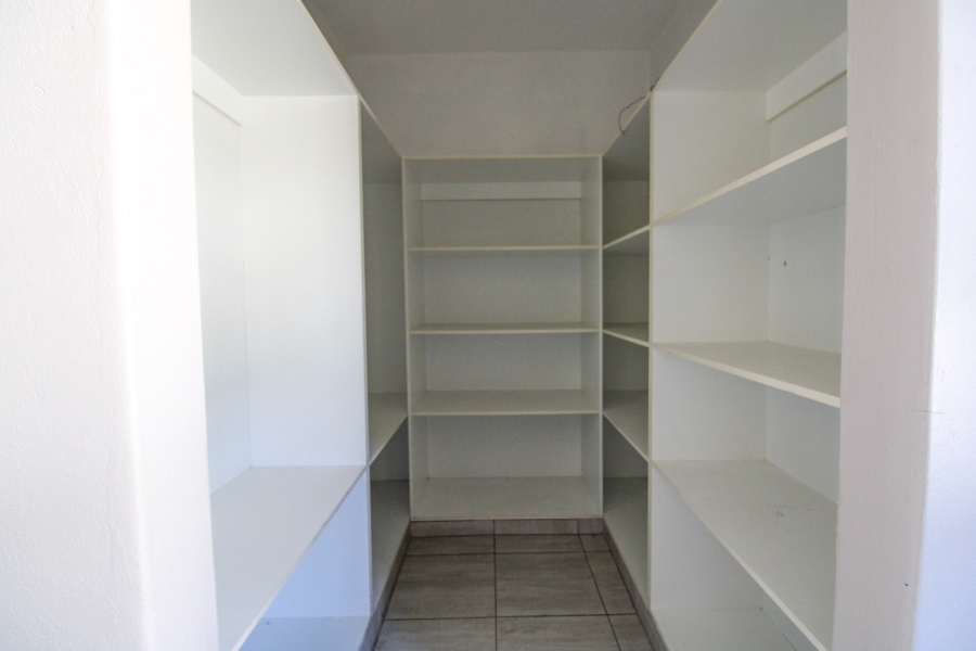 To Let 5 Bedroom Property for Rent in Bryanston Gauteng