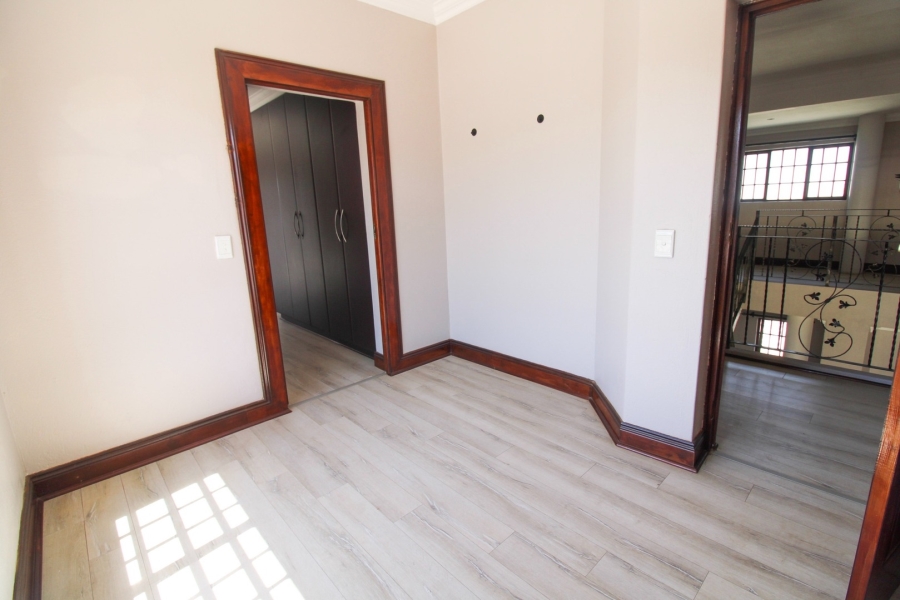 To Let 5 Bedroom Property for Rent in Bryanston Gauteng