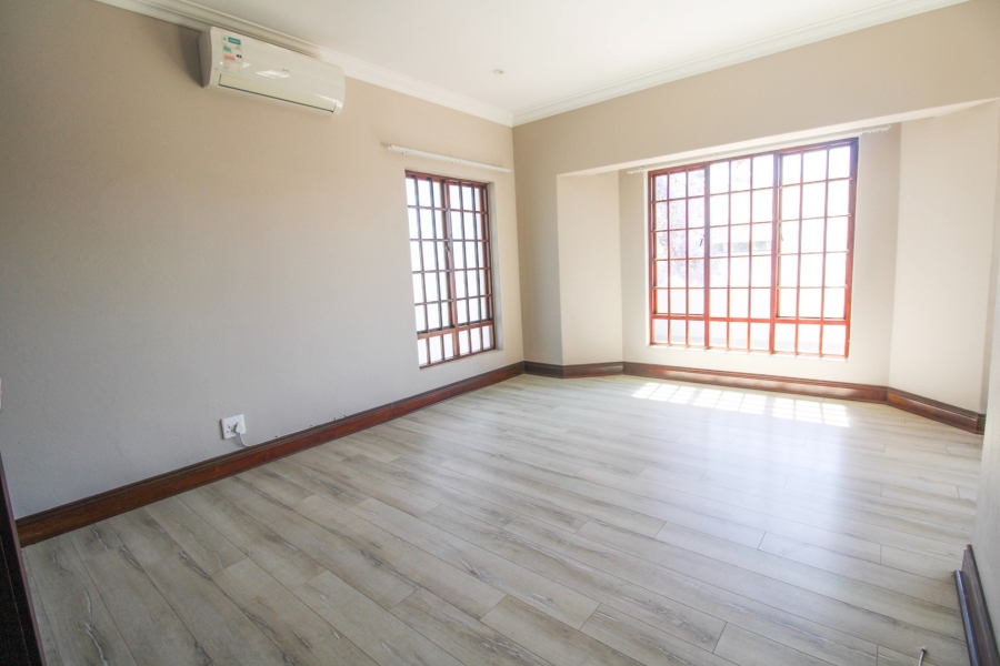 To Let 5 Bedroom Property for Rent in Bryanston Gauteng
