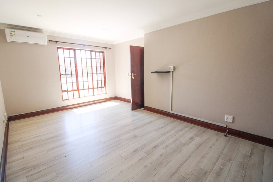 To Let 5 Bedroom Property for Rent in Bryanston Gauteng