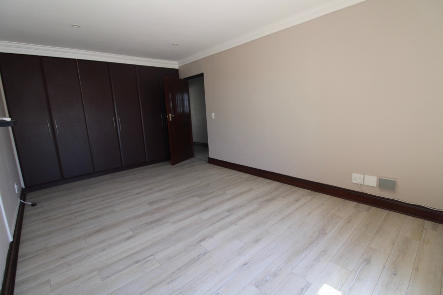 To Let 5 Bedroom Property for Rent in Bryanston Gauteng