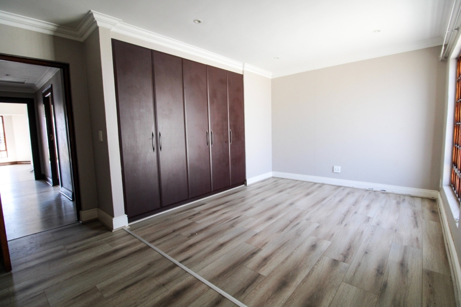 To Let 5 Bedroom Property for Rent in Bryanston Gauteng