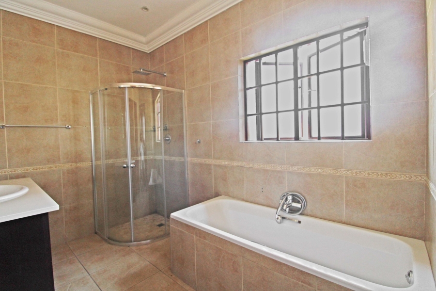 To Let 5 Bedroom Property for Rent in Bryanston Gauteng