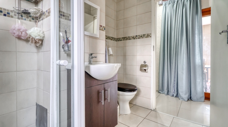 To Let 2 Bedroom Property for Rent in Paulshof Gauteng