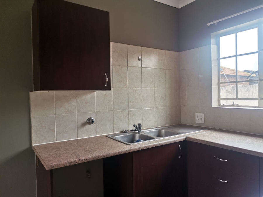 2 Bedroom Property for Sale in Andeon Gauteng