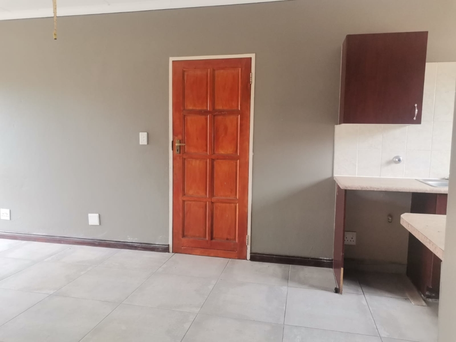 2 Bedroom Property for Sale in Andeon Gauteng