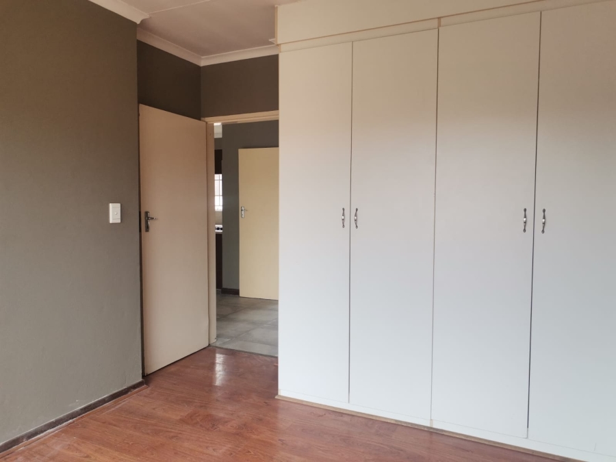 2 Bedroom Property for Sale in Andeon Gauteng