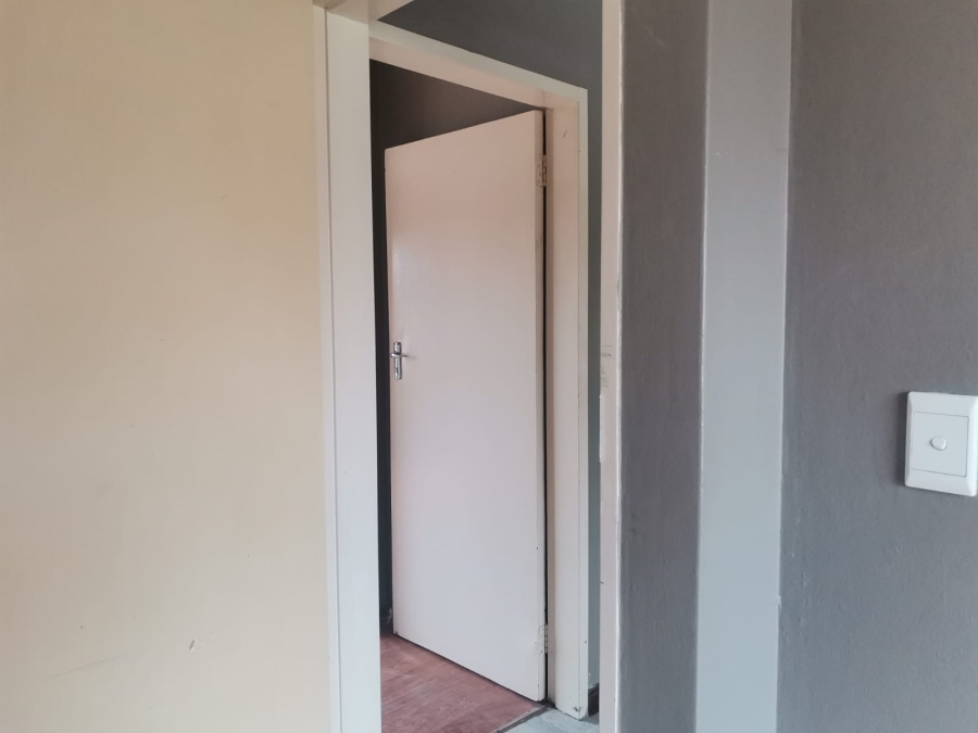 2 Bedroom Property for Sale in Andeon Gauteng