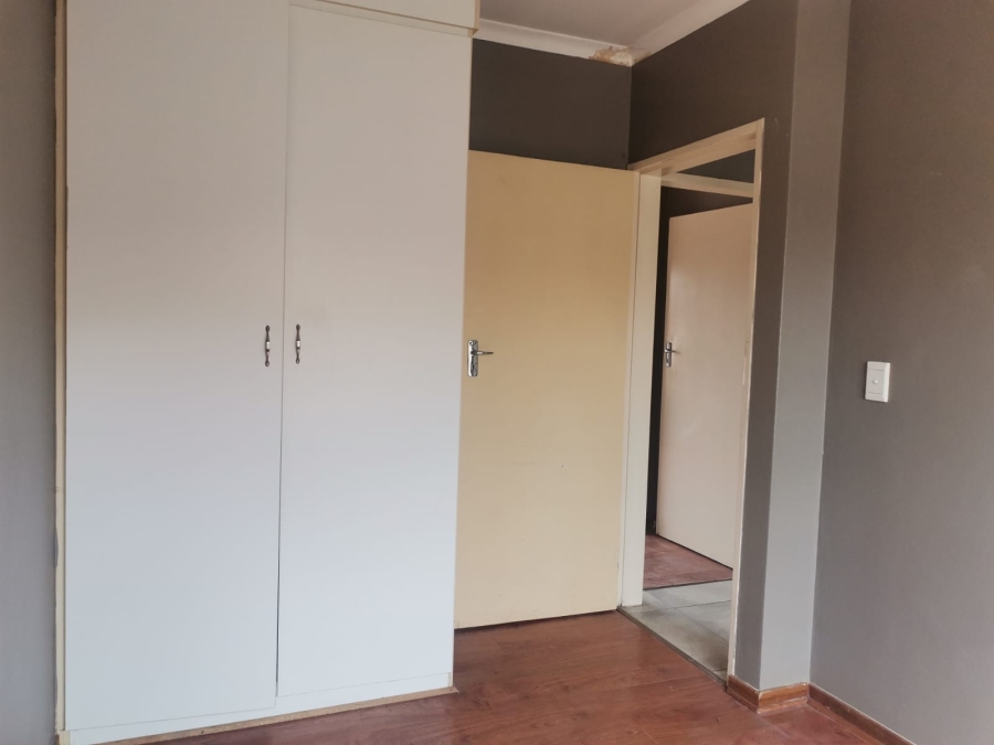 2 Bedroom Property for Sale in Andeon Gauteng