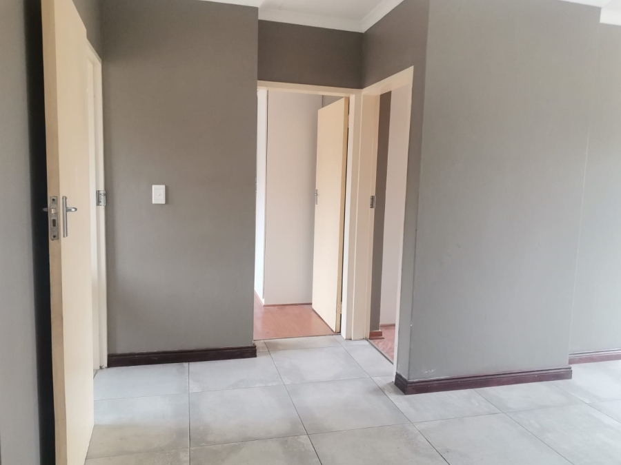 2 Bedroom Property for Sale in Andeon Gauteng