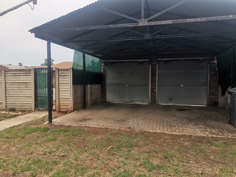 2 Bedroom Property for Sale in Andeon Gauteng