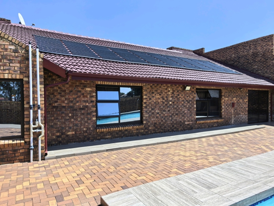 5 Bedroom Property for Sale in New State Areas Gauteng