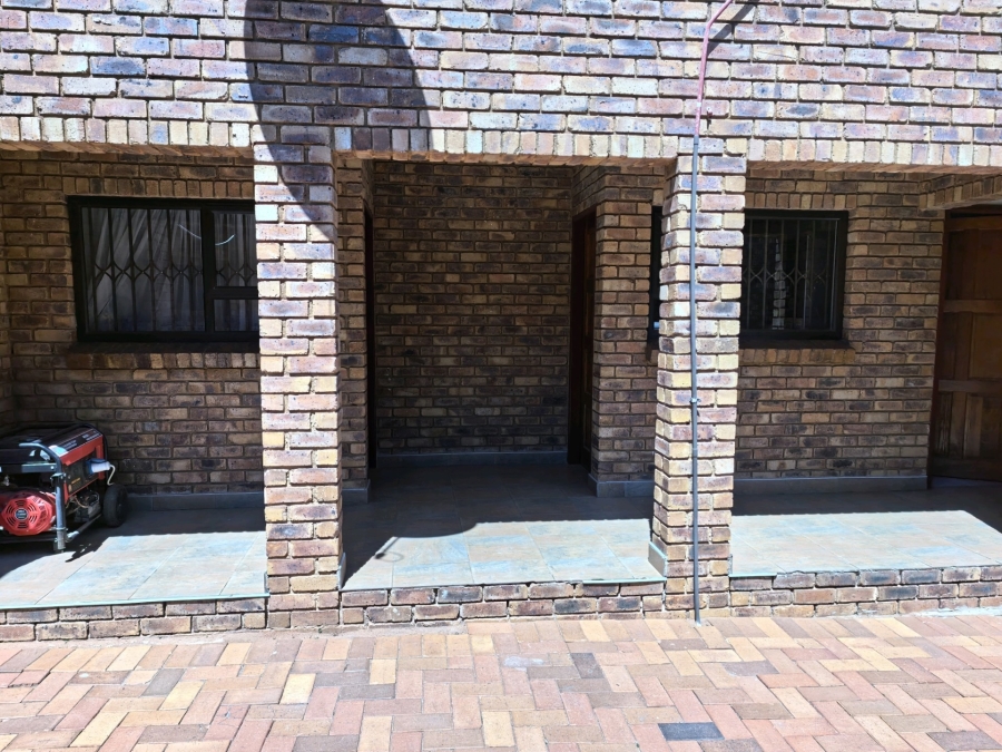 5 Bedroom Property for Sale in New State Areas Gauteng