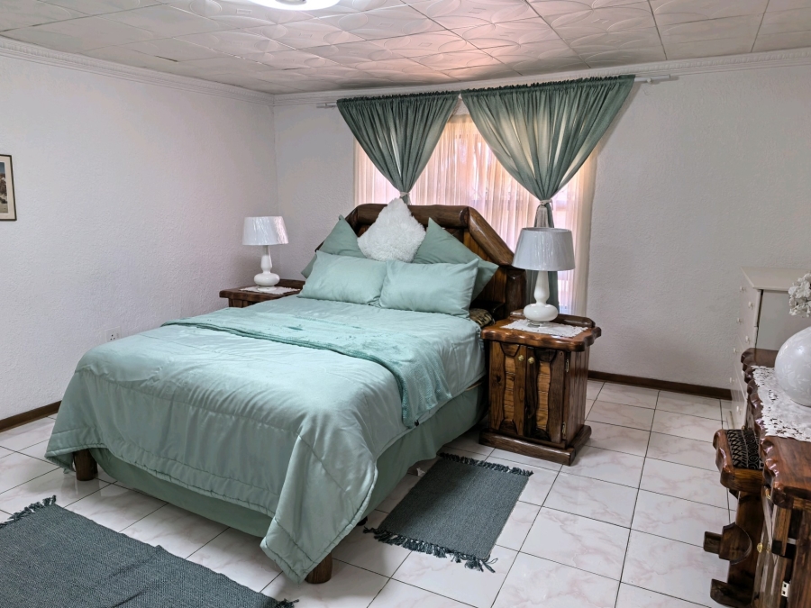 5 Bedroom Property for Sale in New State Areas Gauteng