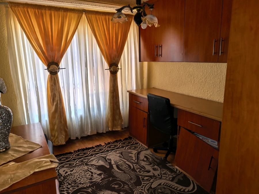 5 Bedroom Property for Sale in New State Areas Gauteng