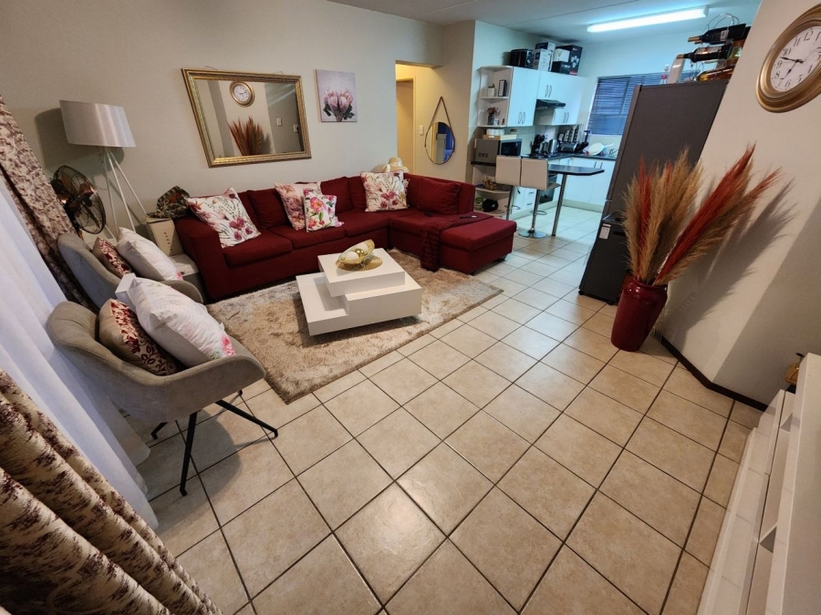 2 Bedroom Property for Sale in Bardene Gauteng