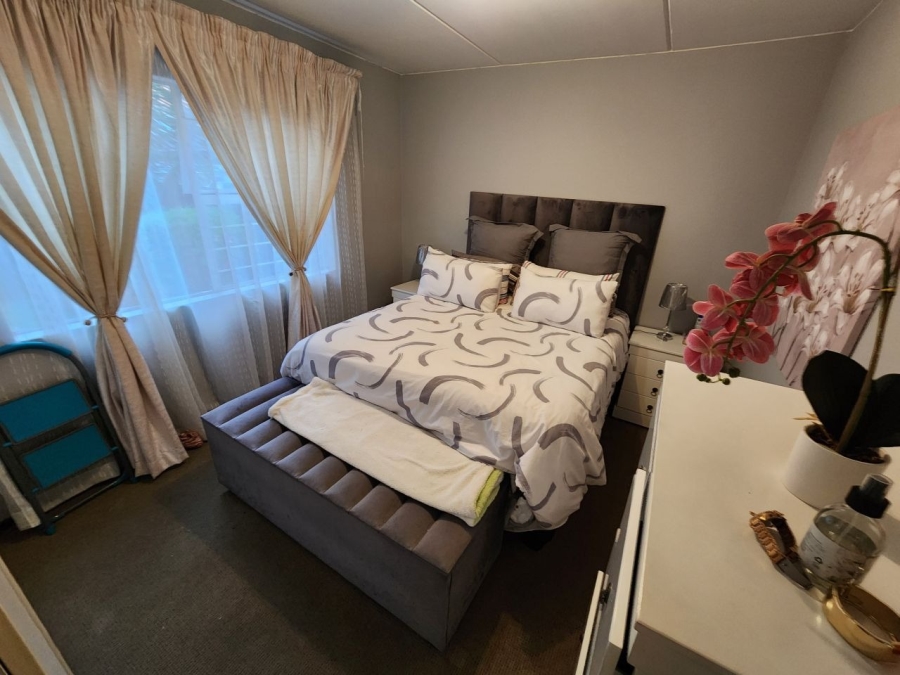 2 Bedroom Property for Sale in Bardene Gauteng