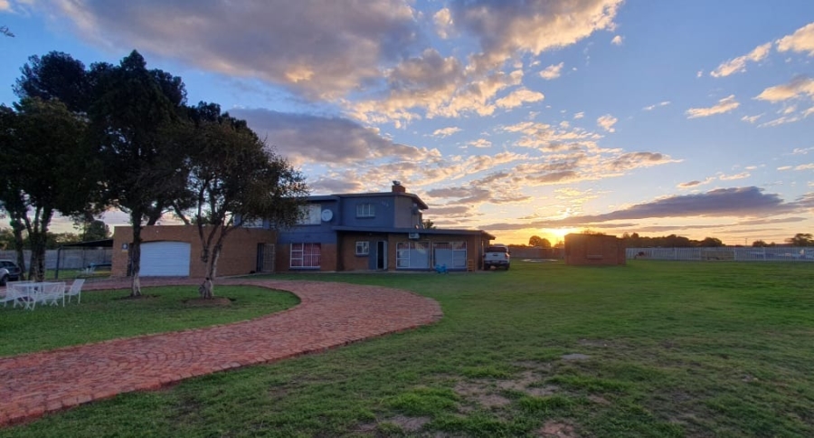 6 Bedroom Property for Sale in Nanescol Gauteng