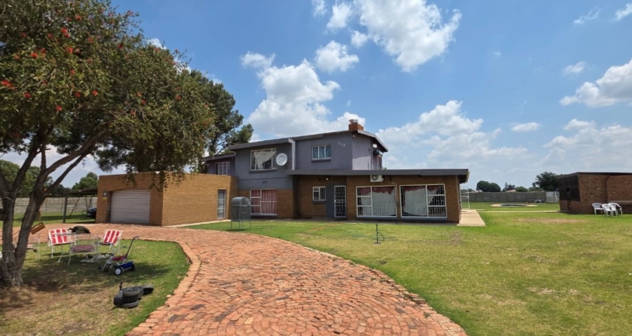 6 Bedroom Property for Sale in Nanescol Gauteng