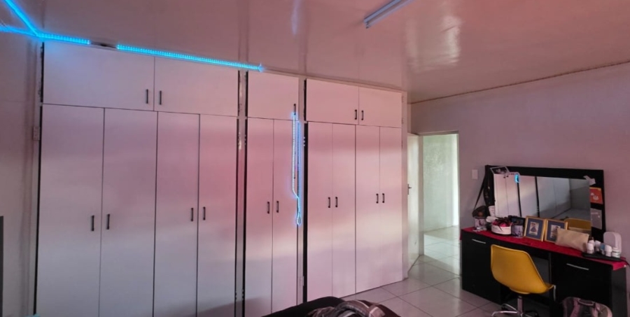 6 Bedroom Property for Sale in Nanescol Gauteng