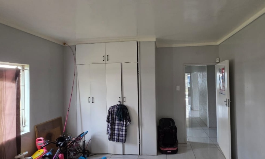 6 Bedroom Property for Sale in Nanescol Gauteng