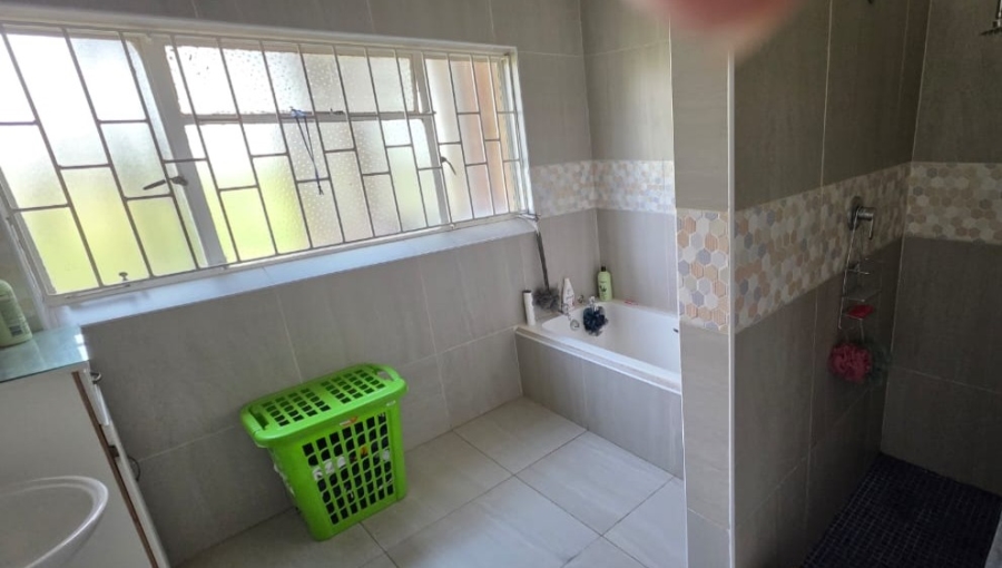 6 Bedroom Property for Sale in Nanescol Gauteng