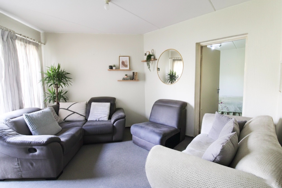 1 Bedroom Property for Sale in Bryanston Gauteng