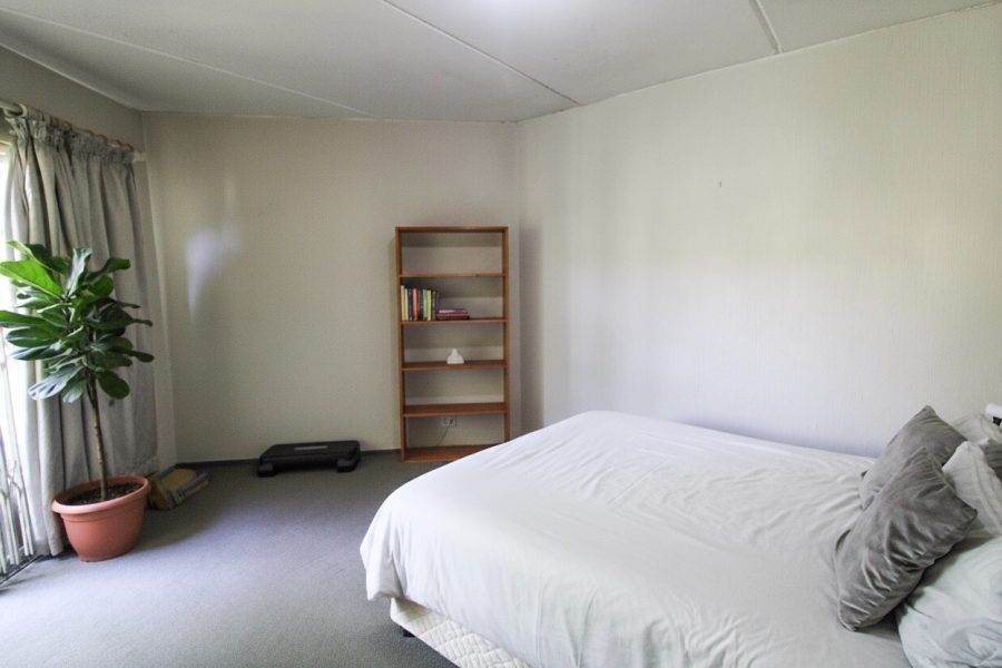 1 Bedroom Property for Sale in Bryanston Gauteng