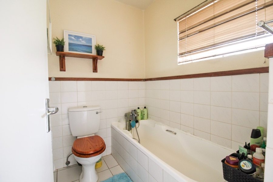 1 Bedroom Property for Sale in Bryanston Gauteng