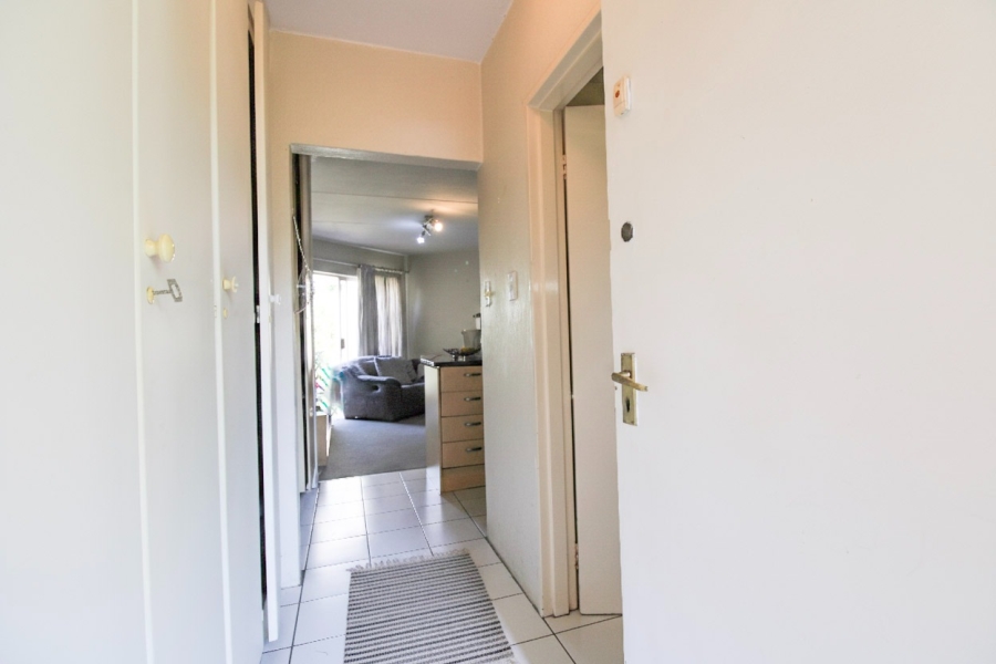 1 Bedroom Property for Sale in Bryanston Gauteng
