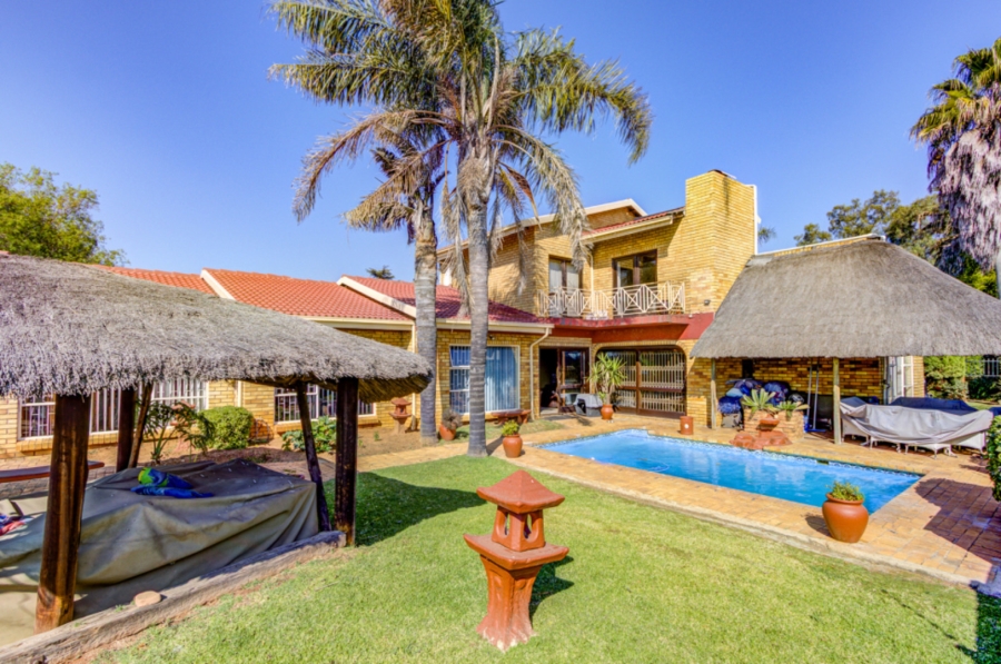 5 Bedroom Property for Sale in Country View Gauteng