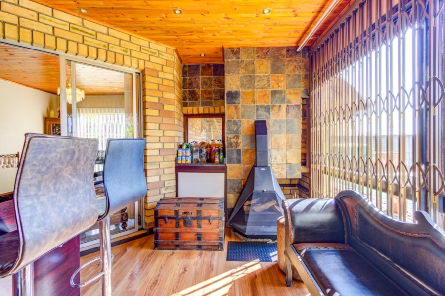 5 Bedroom Property for Sale in Country View Gauteng