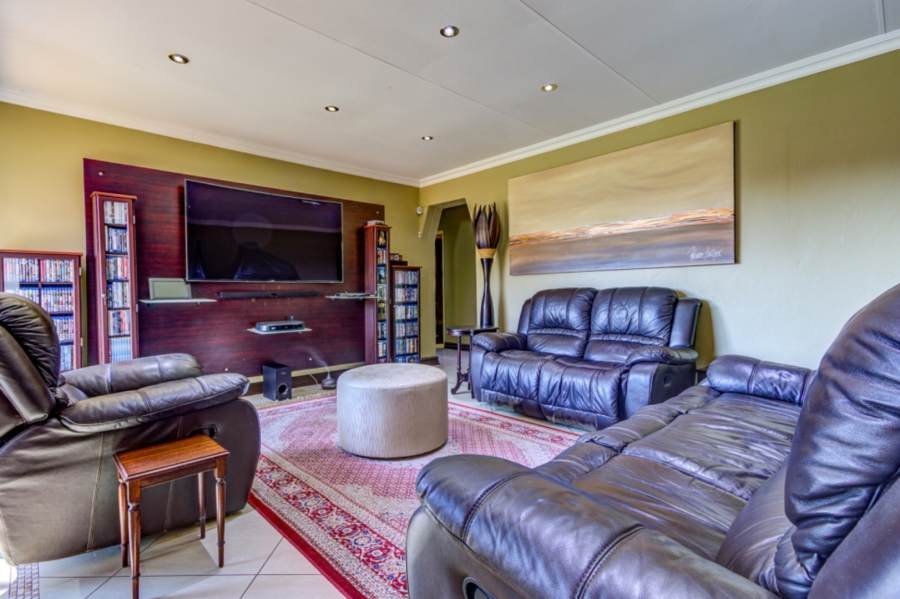 5 Bedroom Property for Sale in Country View Gauteng