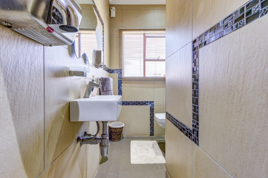 5 Bedroom Property for Sale in Country View Gauteng