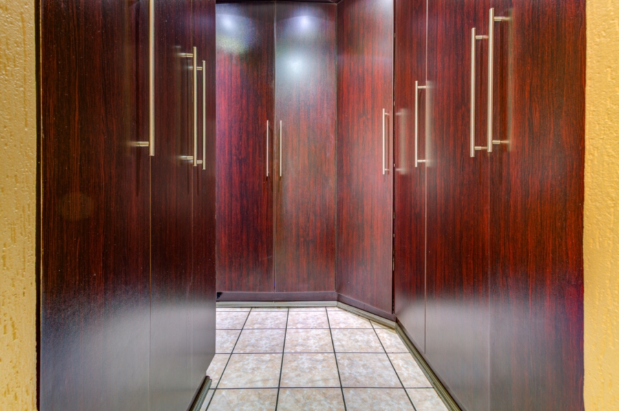 5 Bedroom Property for Sale in Country View Gauteng