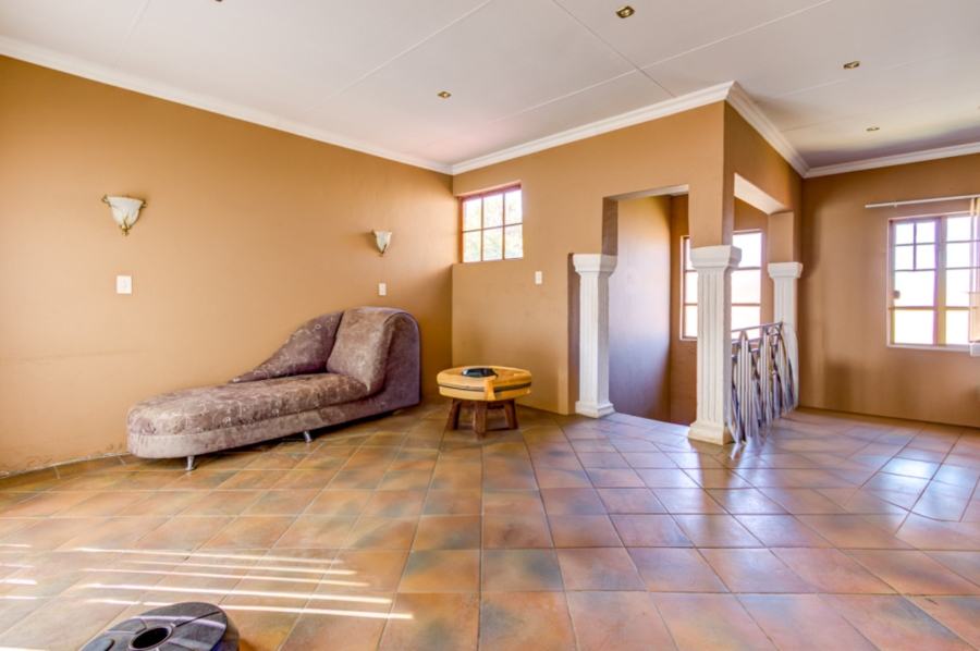 5 Bedroom Property for Sale in Country View Gauteng