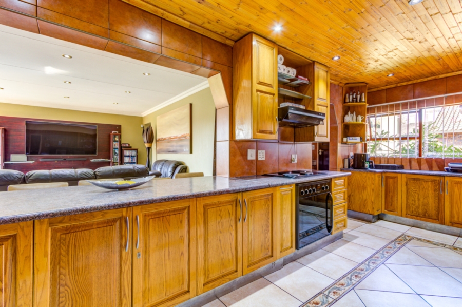 5 Bedroom Property for Sale in Country View Gauteng