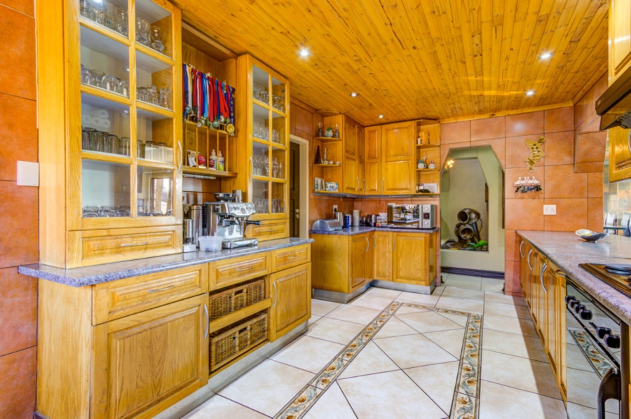 5 Bedroom Property for Sale in Country View Gauteng