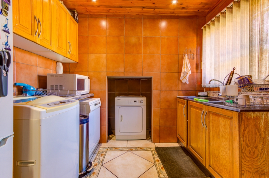 5 Bedroom Property for Sale in Country View Gauteng